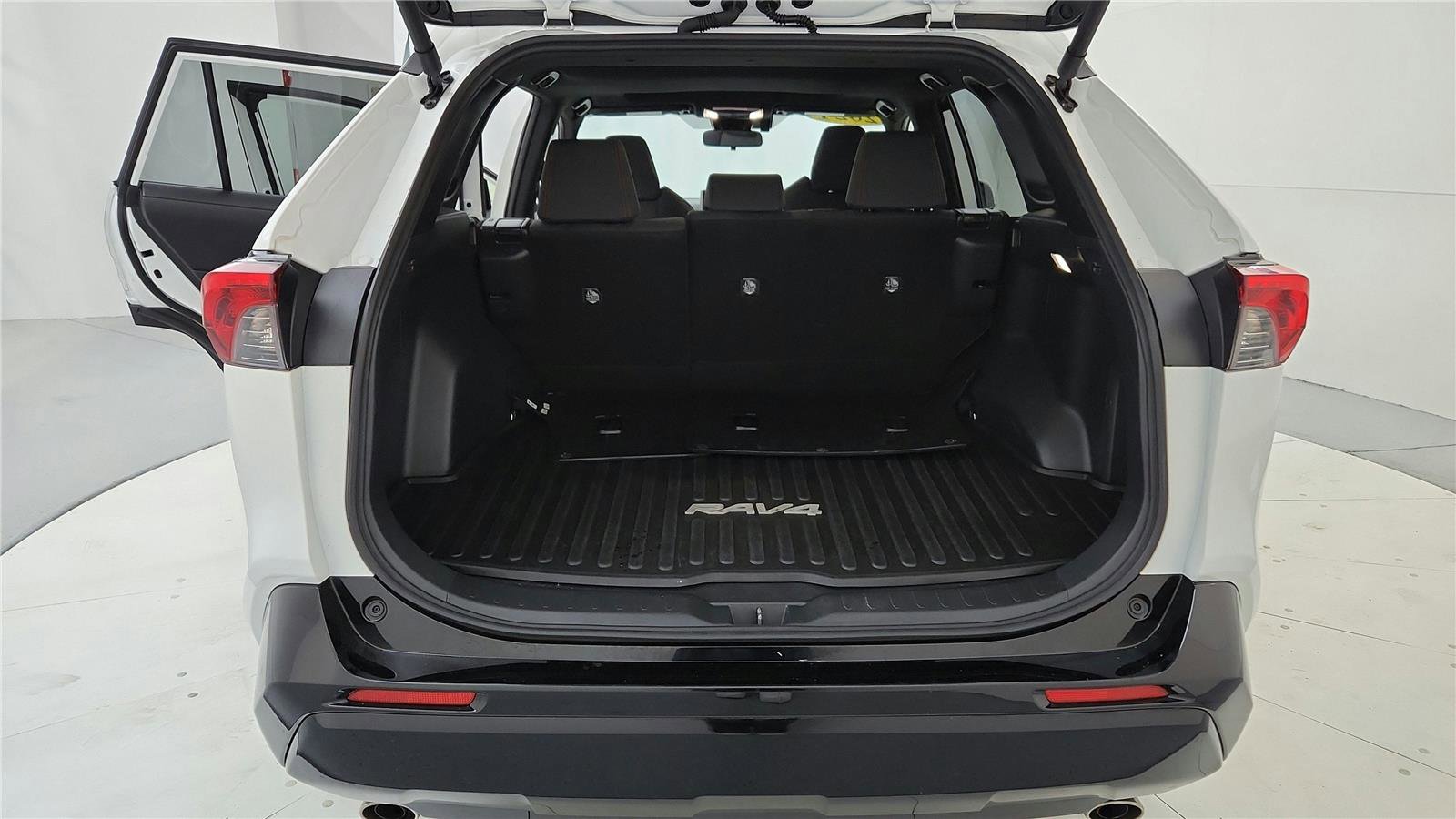 Certified 2024 Toyota RAV4 SE image 20