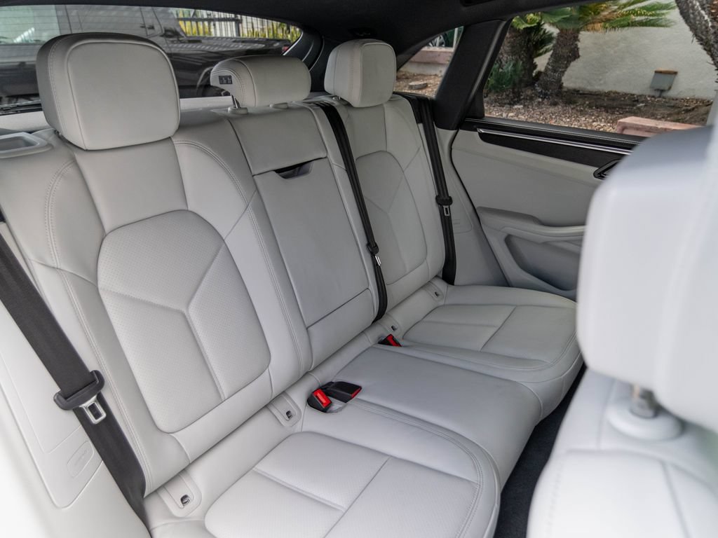 Used 2024 Porsche Macan GTS AWD/4WD image 33