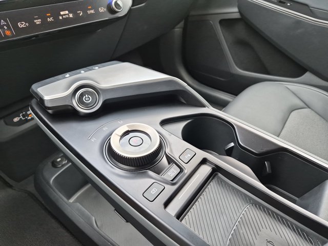 New 2025 Kia EV6 Light w/ Light LR Technology Package AWD/4WD image 24