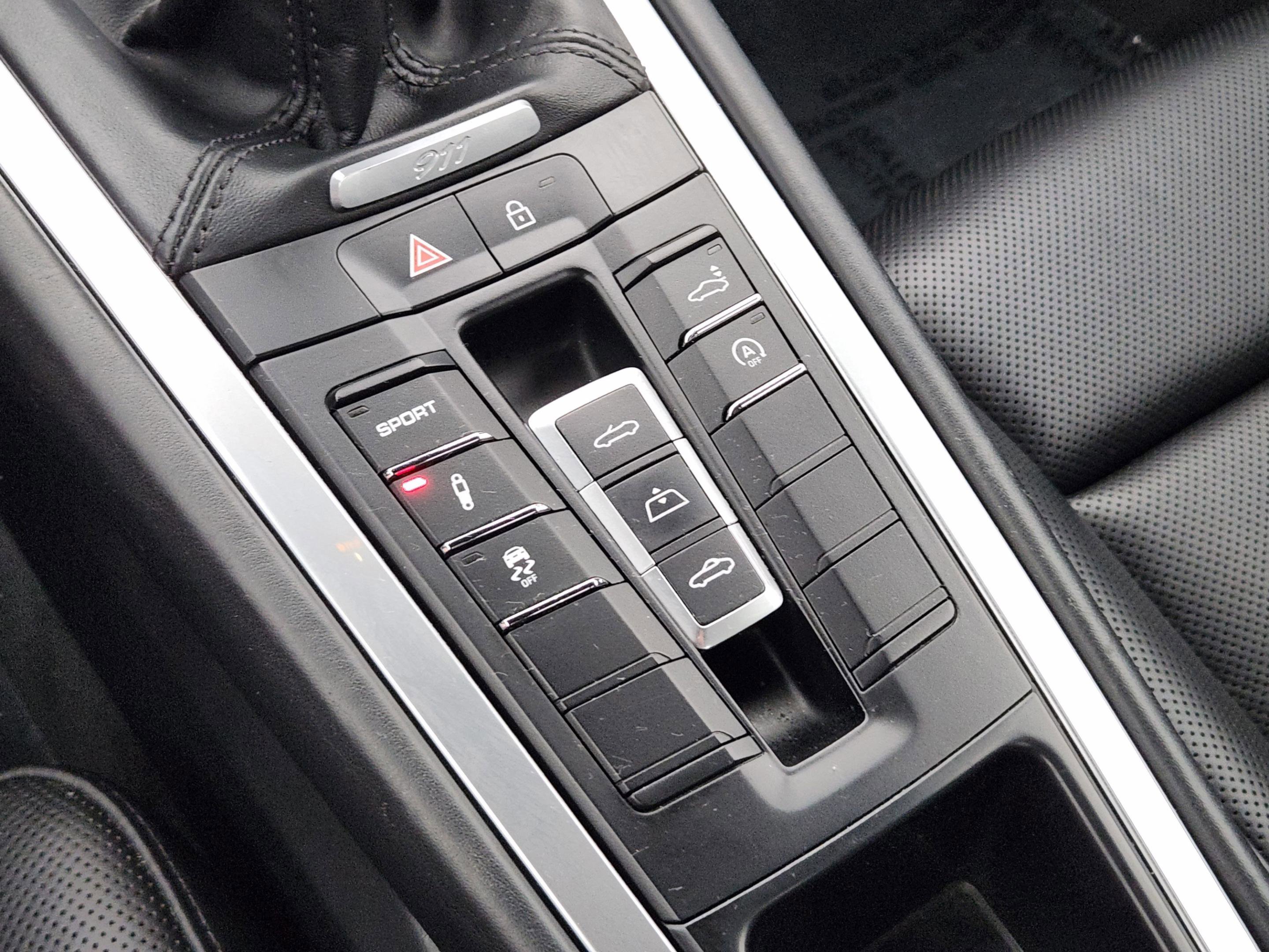 Used 2019 Porsche 911 Carrera 4S AWD/4WD image 25