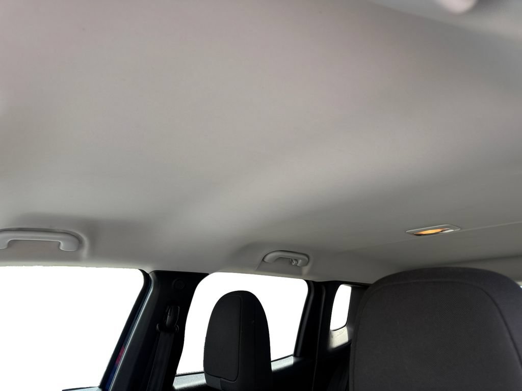 Used 2017 Jeep Renegade Latitude w/ Cold Weather Group AWD/4WD image 18
