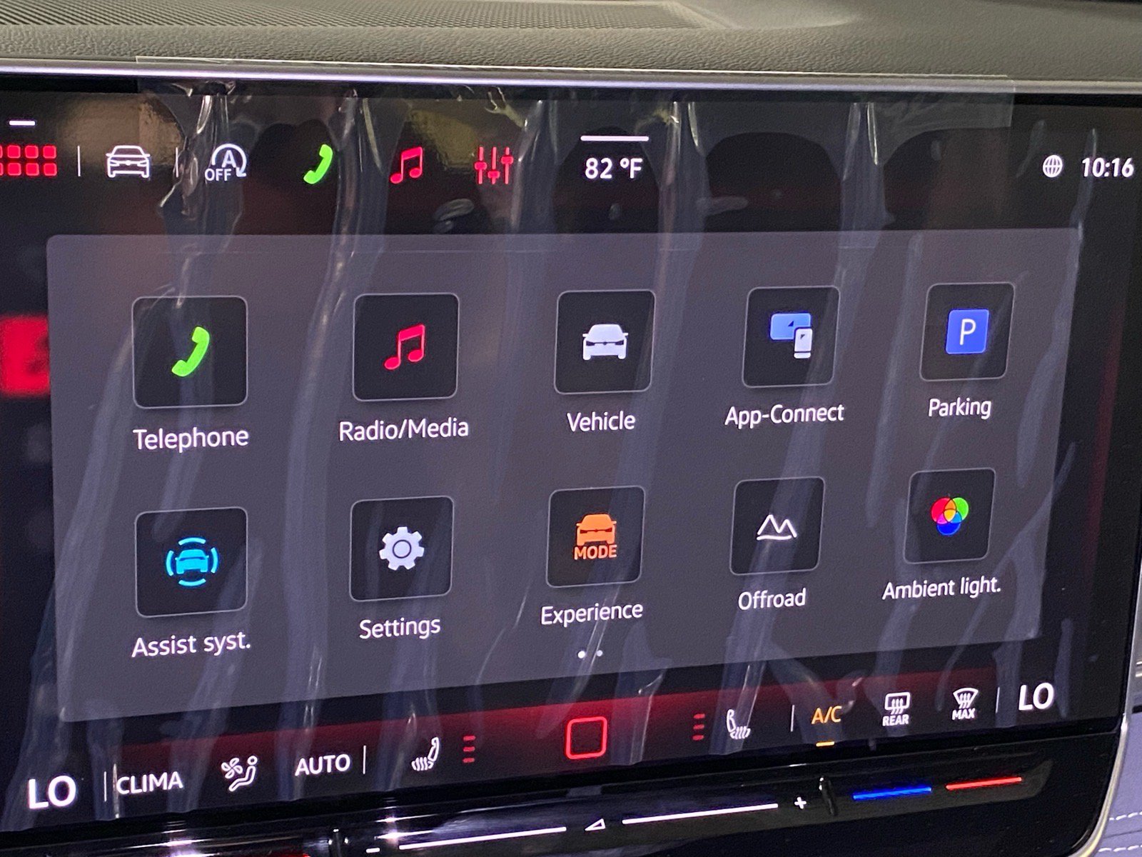 New 2026 Volkswagen Tiguan SE R-Line AWD/4WD image 8
