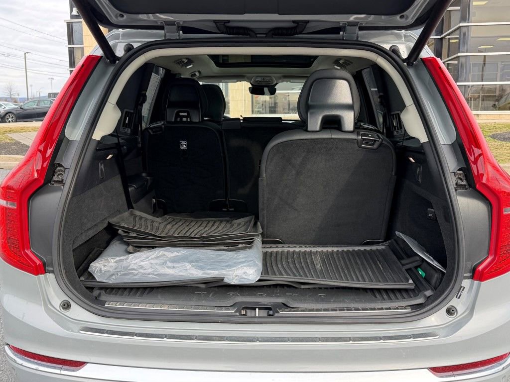 Certified 2025 Volvo XC90 B6 Plus image 19
