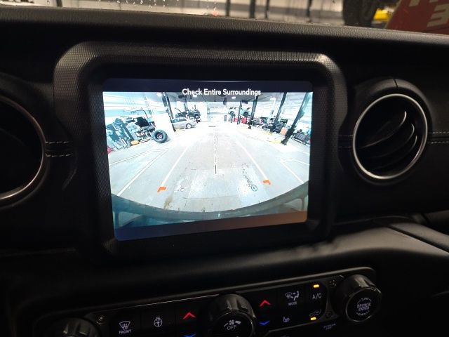 Used 2023 Jeep Wrangler Unlimited Sahara w/ Cold Weather Group image 16