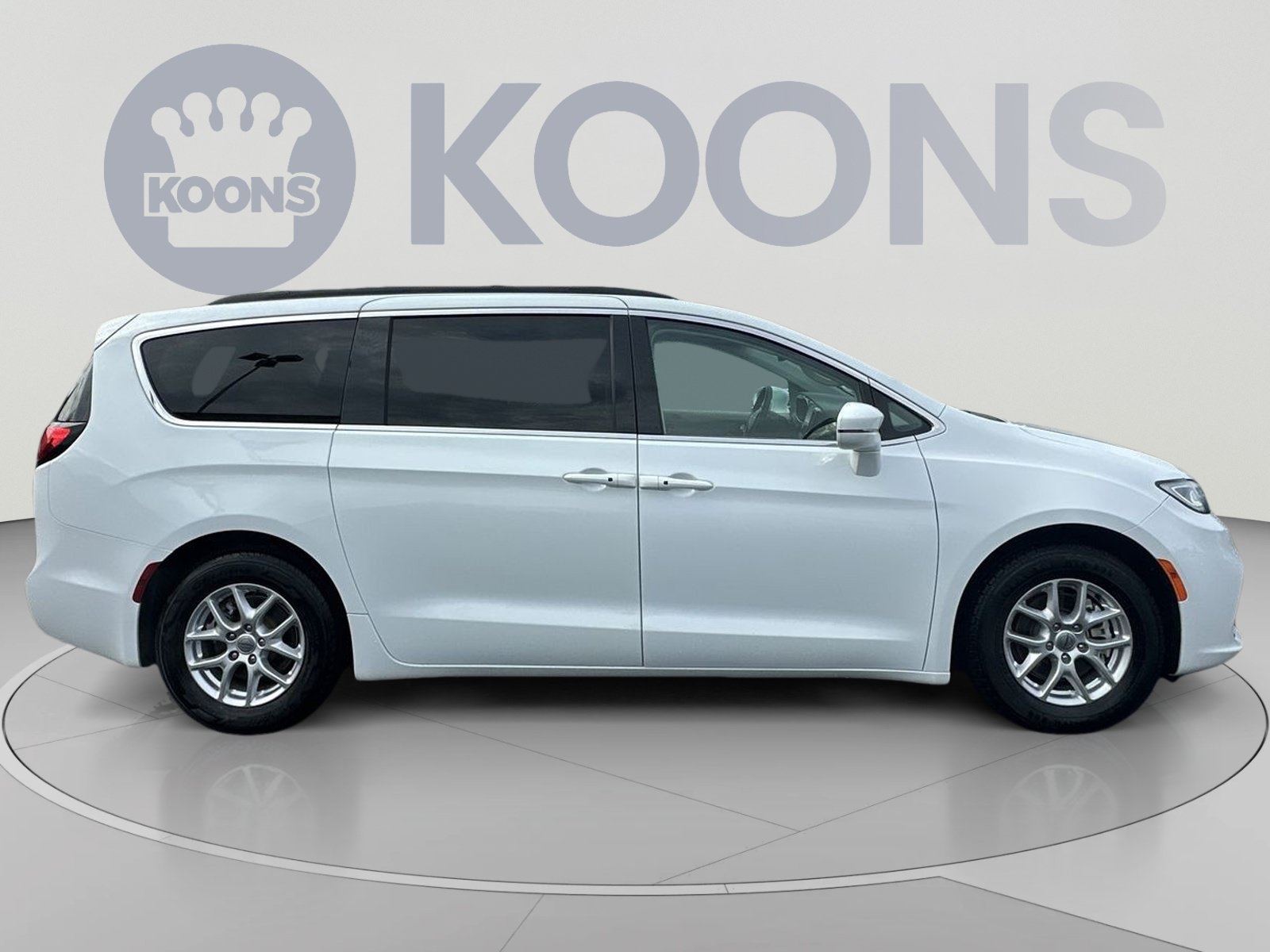 Used 2022 Chrysler Pacifica Touring-L FWD image 12