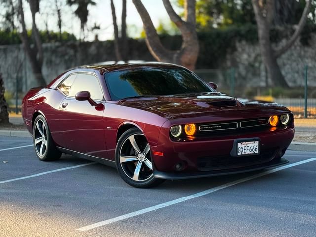 Used 2019 Dodge Challenger R/T w/ Driver Convenience Group RWD image 27