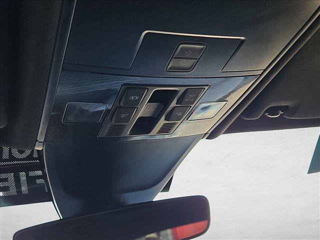 Used 2023 Volkswagen Tiguan SE R-Line image 20