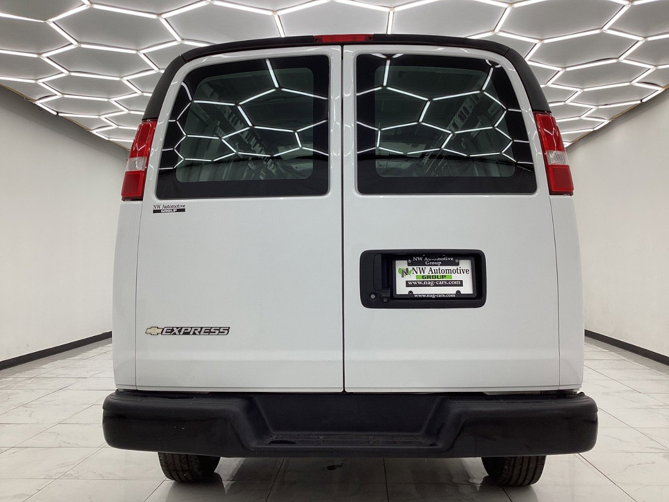 Used 2022 Chevrolet Express 2500 Extended w/ Driver Convenience Package image 10