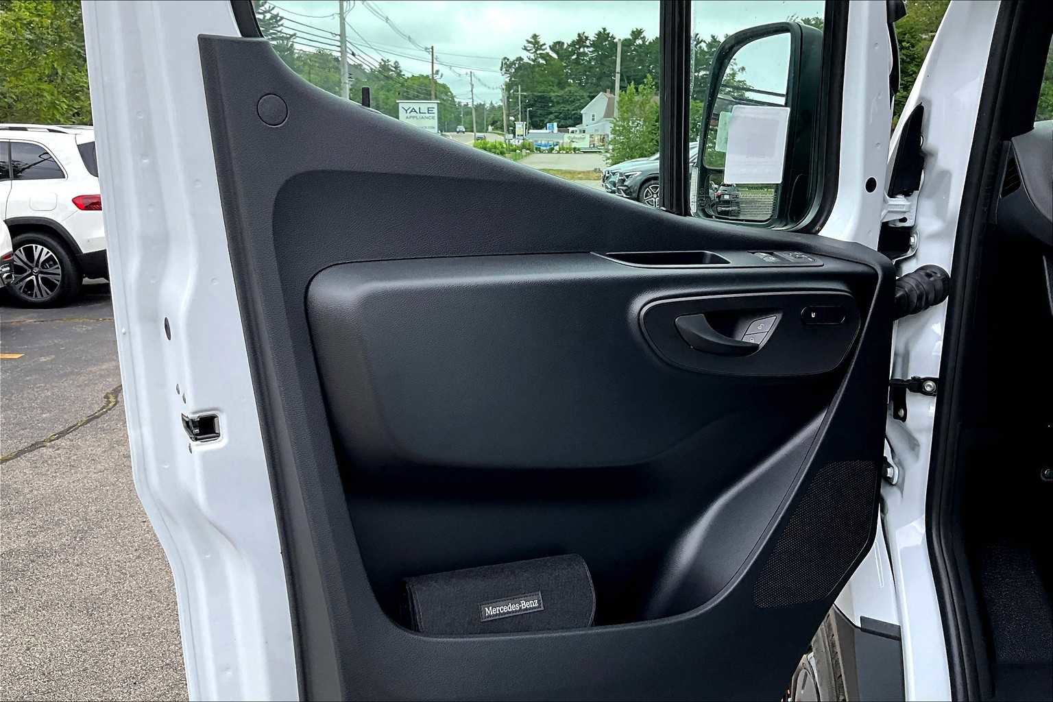 New 2025 Mercedes-Benz Sprinter 2500 image 12