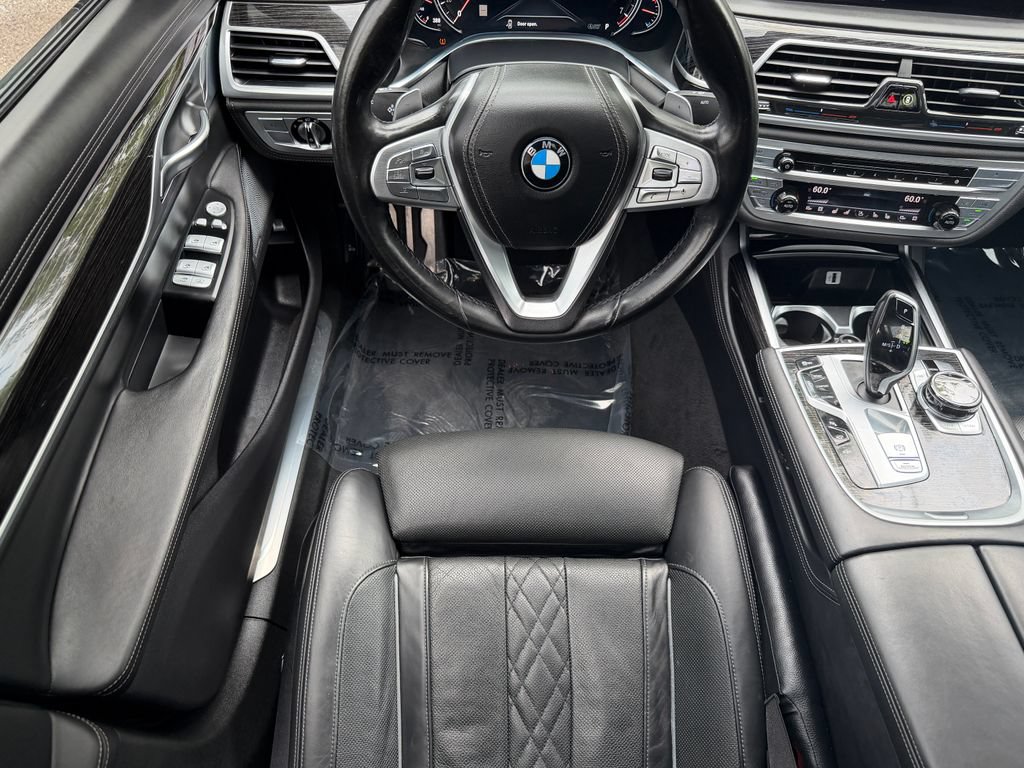 Used 2018 BMW 750i RWD image 18