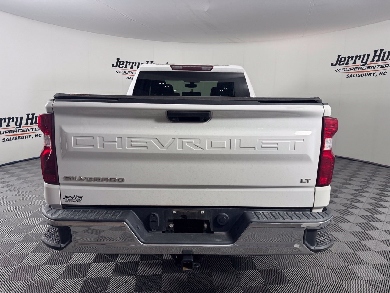 Used 2020 Chevrolet Silverado 1500 LT w/ Trailering Package AWD/4WD image 8