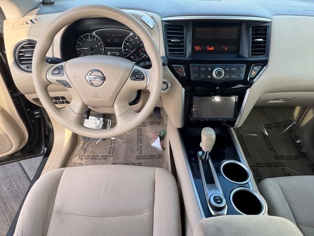 Used 2015 Nissan Pathfinder S image 16