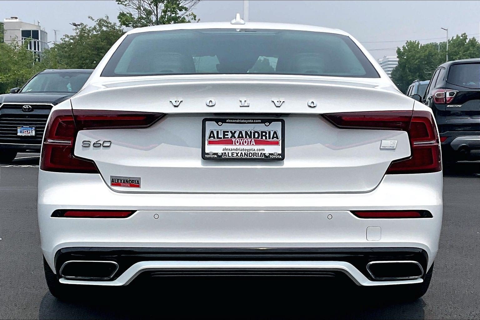 Used 2021 Volvo S60 T8 R-Design Expression AWD/4WD image 4
