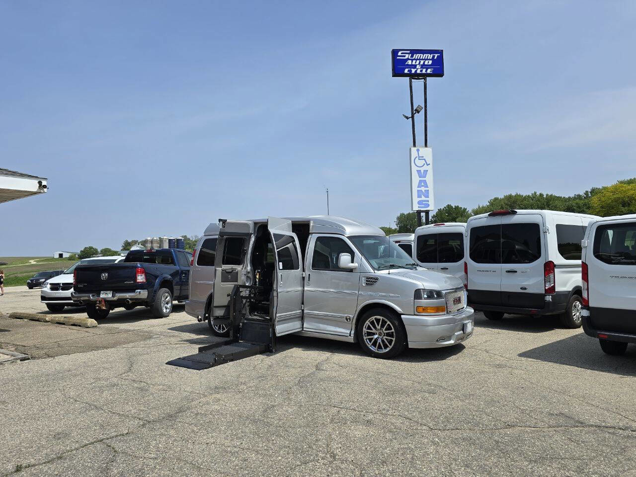 Used 2013 GMC Savana 1500 image 3