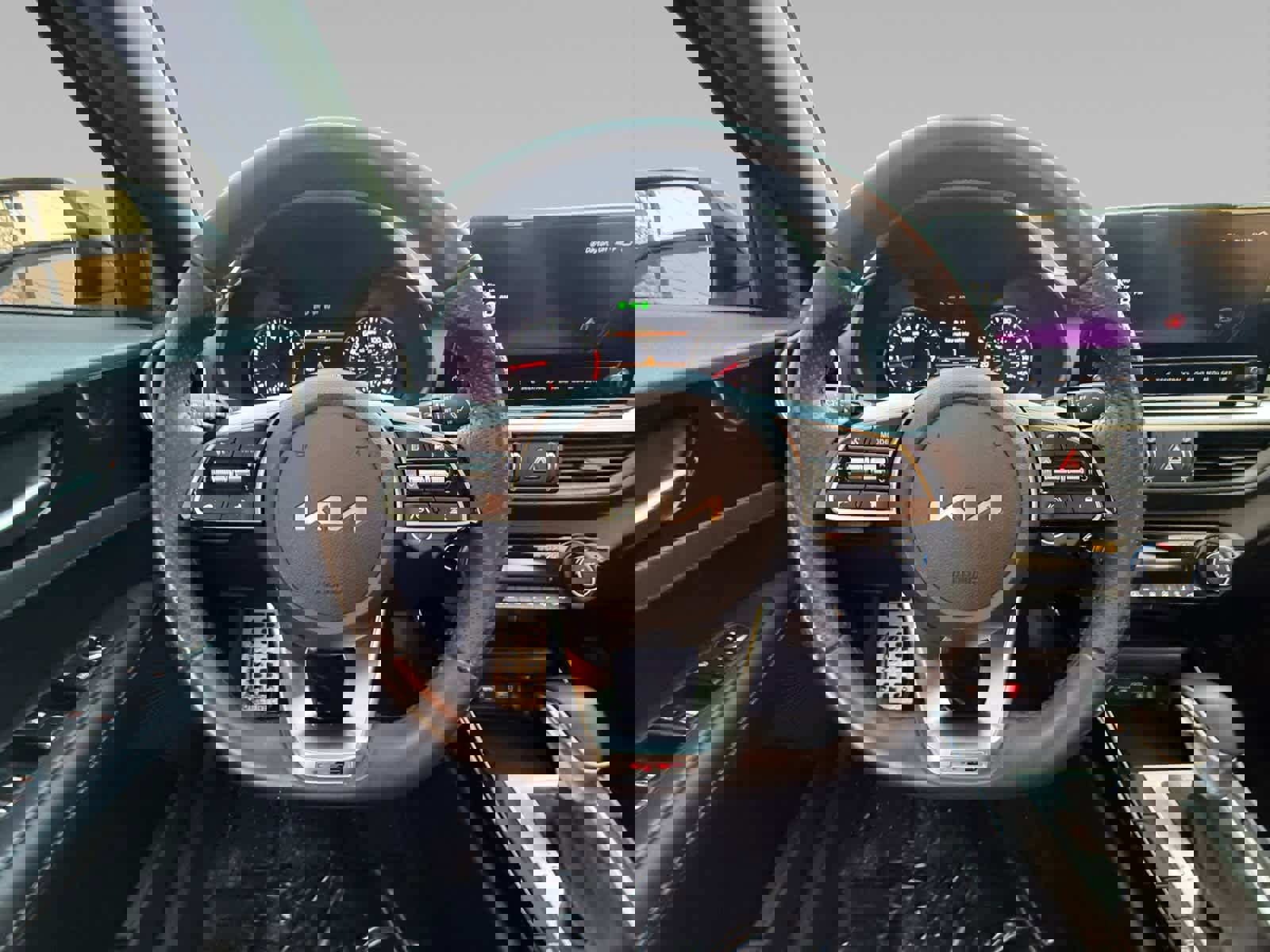 Used 2024 Kia Forte GT-Line image 12