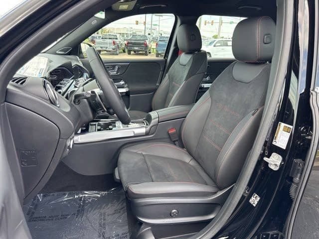 New 2025 Mercedes-Benz GLB 35 AMG 4MATIC image 8