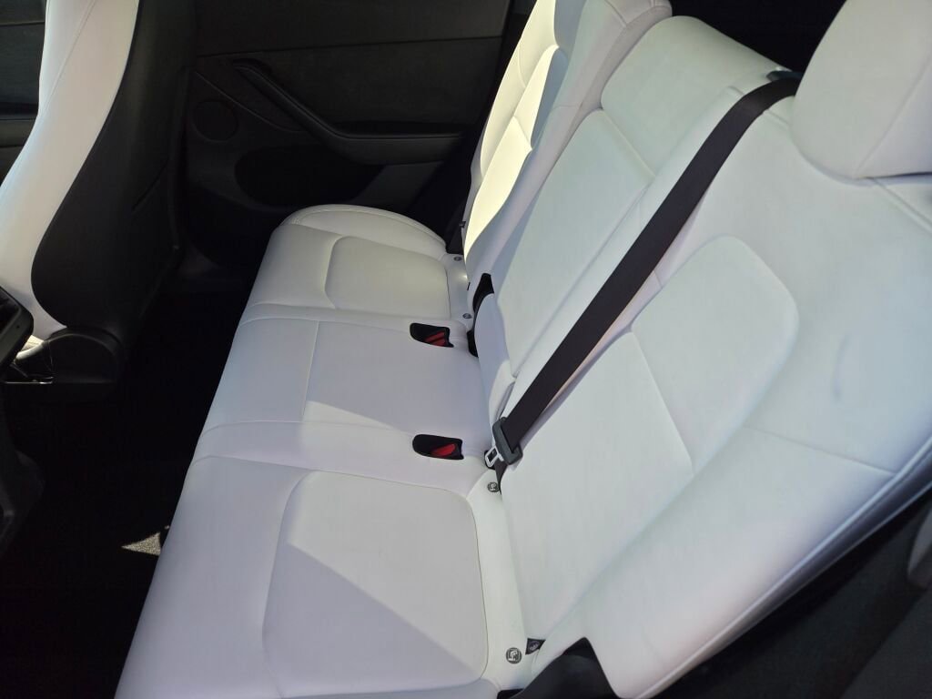 Used 2025 Tesla Model Y Performance image 15