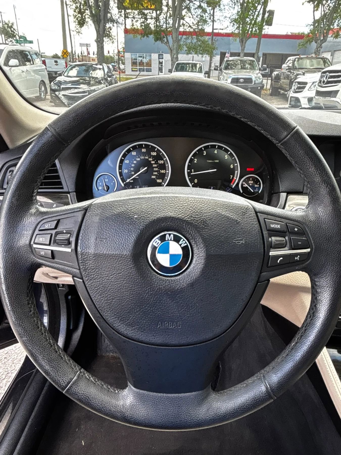Used 2013 BMW 550i xDrive Sedan AWD/4WD image 29