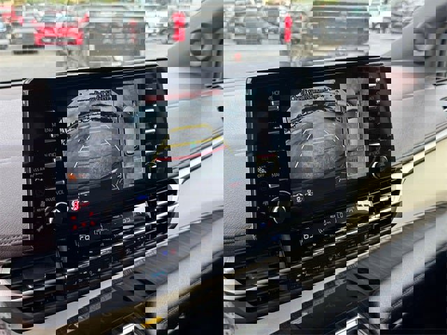 Used 2023 Toyota Sienna Platinum image 24