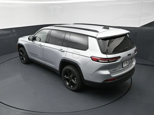 Used 2023 Jeep Grand Cherokee L Laredo AWD/4WD image 16