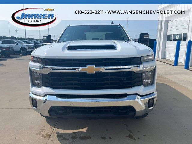 Used 2025 Chevrolet Silverado 2500 LT AWD/4WD image 2