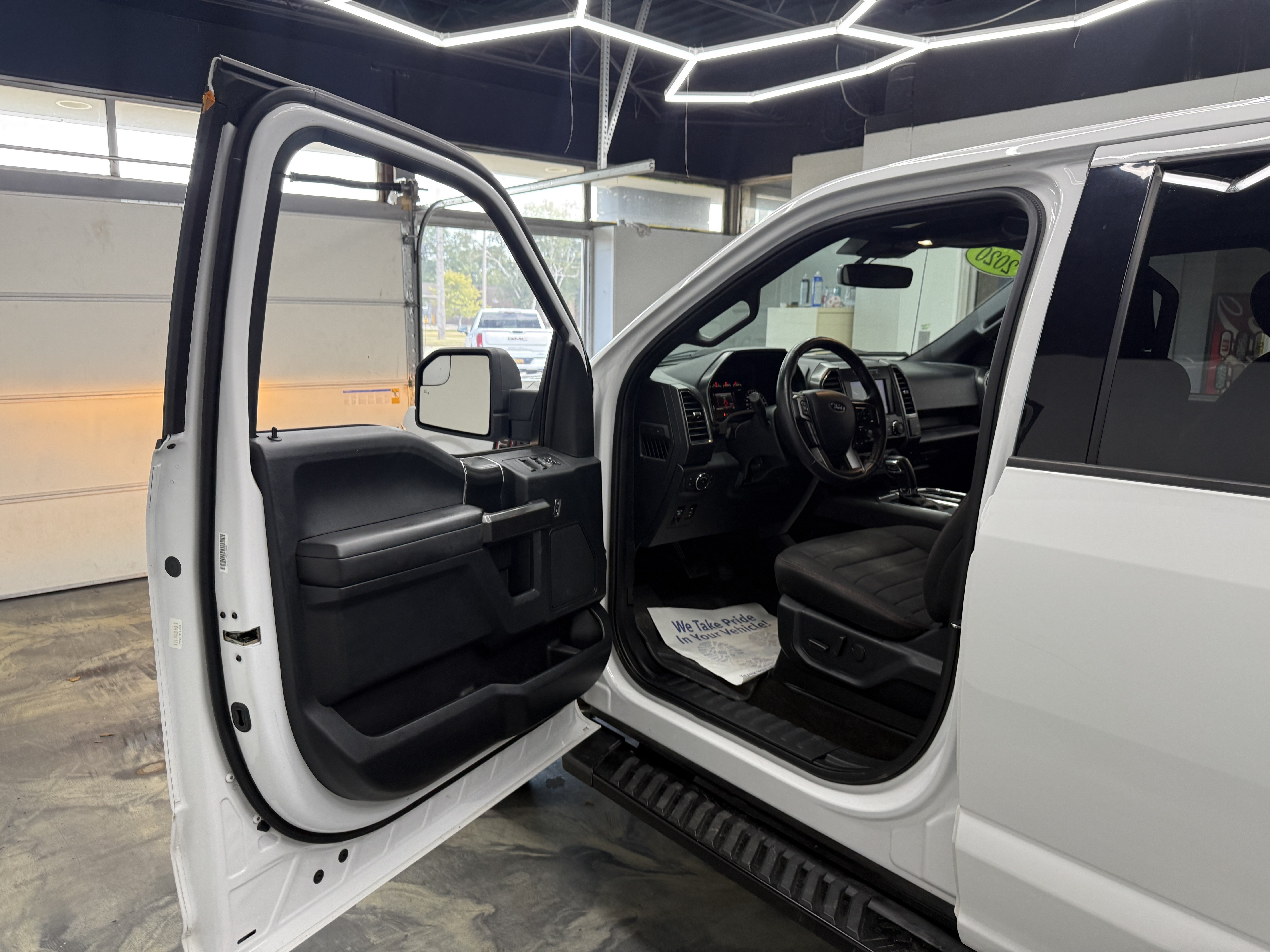 Used 2020 Ford F150 XLT w/ Equipment Group 302A Luxury AWD/4WD image 8
