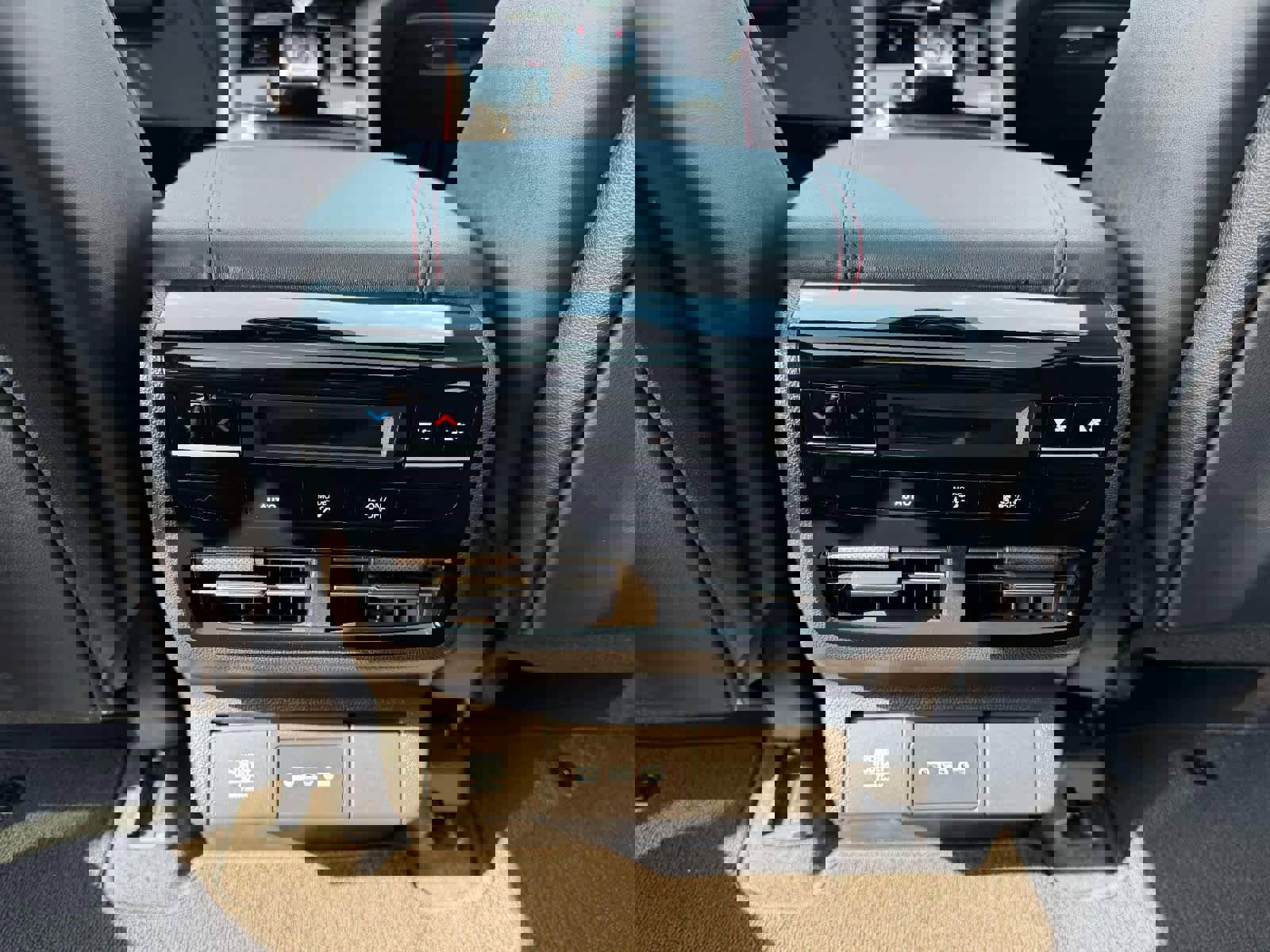 Used 2025 Acura MDX A-Spec image 18