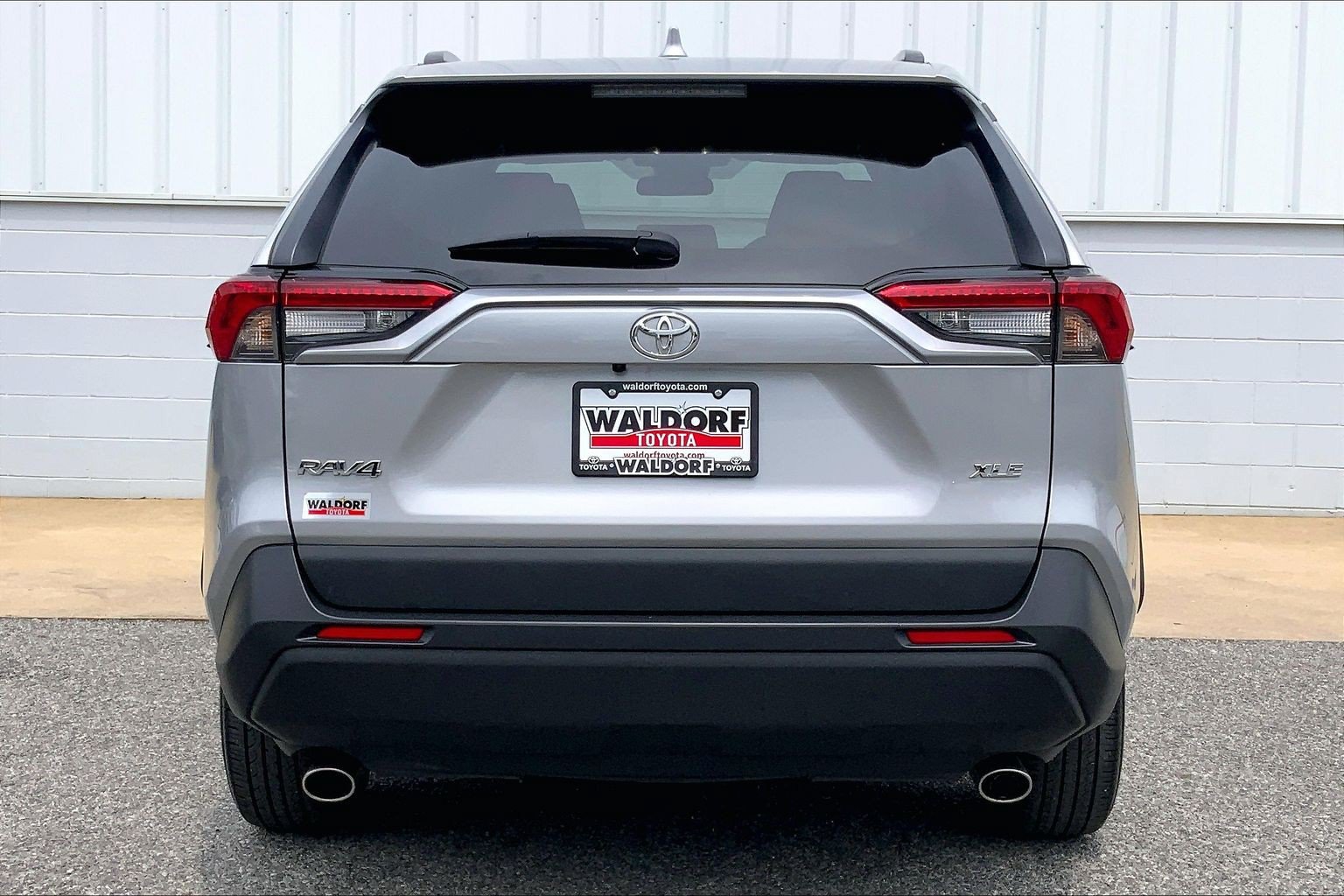 Used 2025 Toyota RAV4 XLE FWD image 5