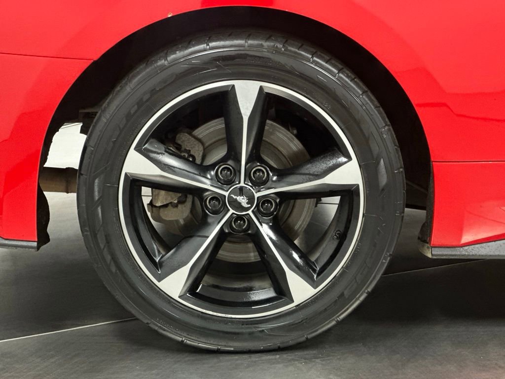 Used 2018 Ford Mustang EcoBoost image 23