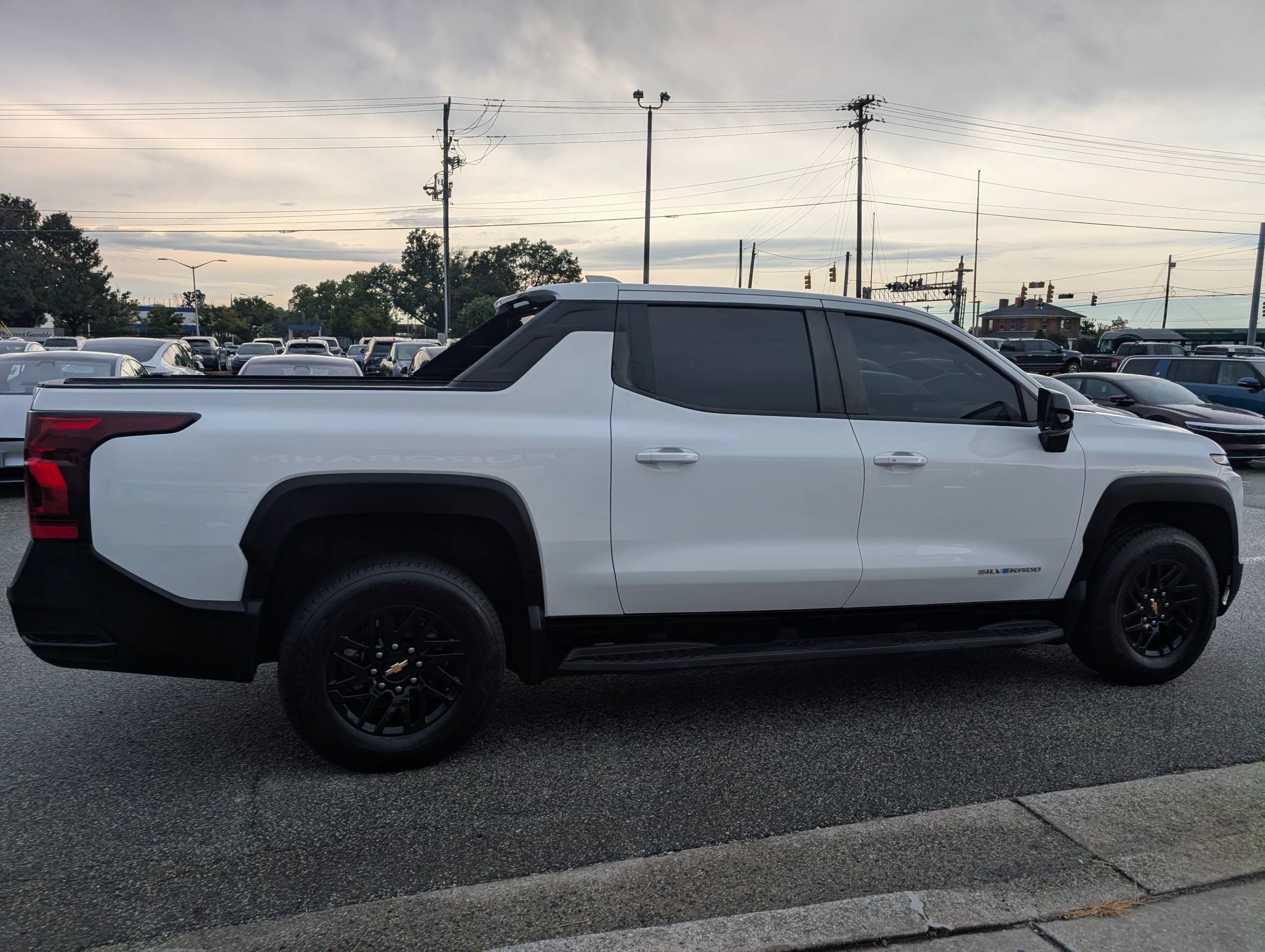 Used 2024 Chevrolet Silverado EV W/T AWD/4WD image 28