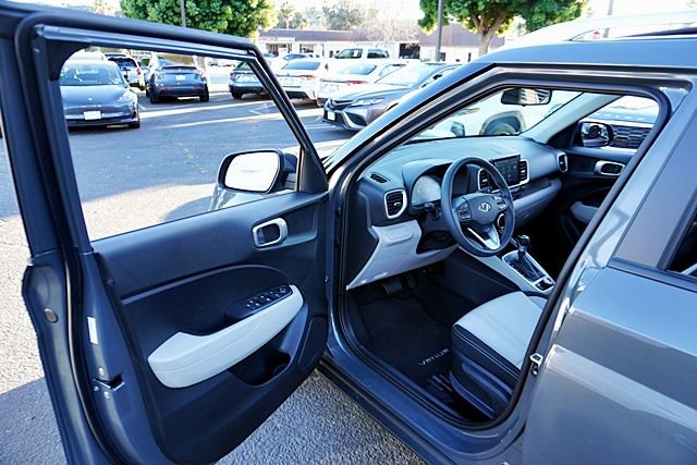 Used 2026 Hyundai Venue SEL image 40