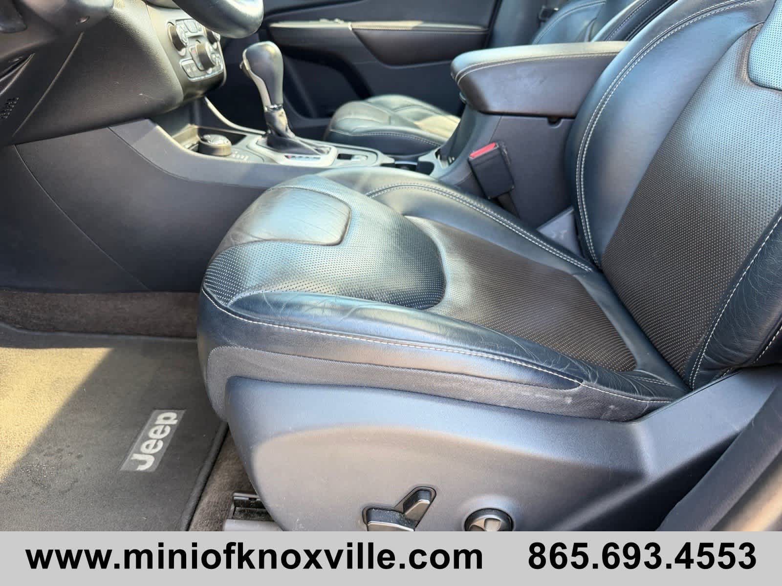 Used 2015 Jeep Cherokee Limited w/ Luxury Group AWD/4WD image 11
