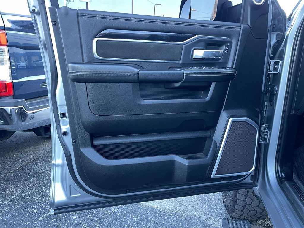 Used 2022 RAM 3500 Laramie AWD/4WD image 45