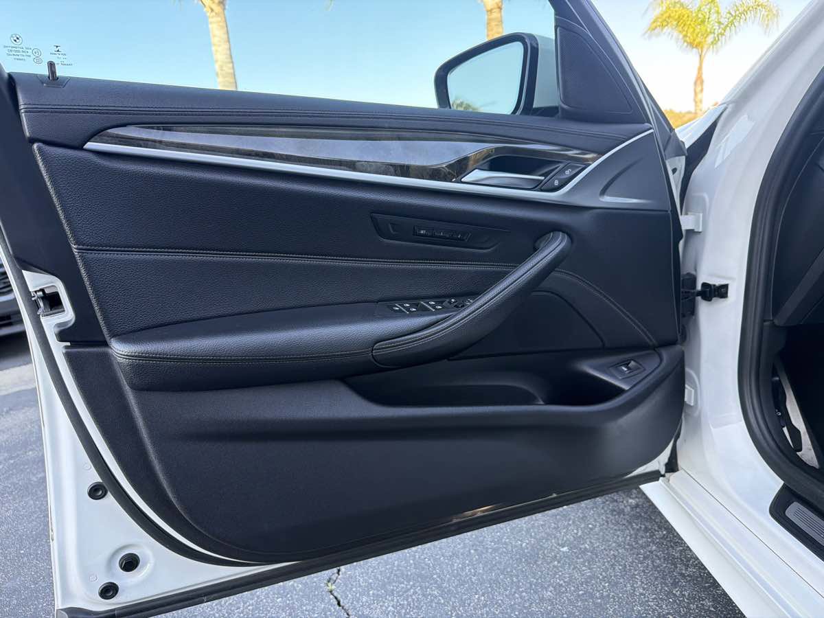 Used 2018 BMW 530i w/ M Sport Package RWD image 30