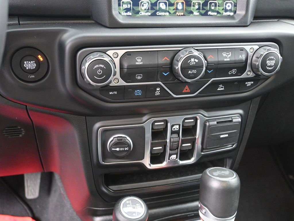 Used 2023 Jeep Wrangler Unlimited Sahara image 16