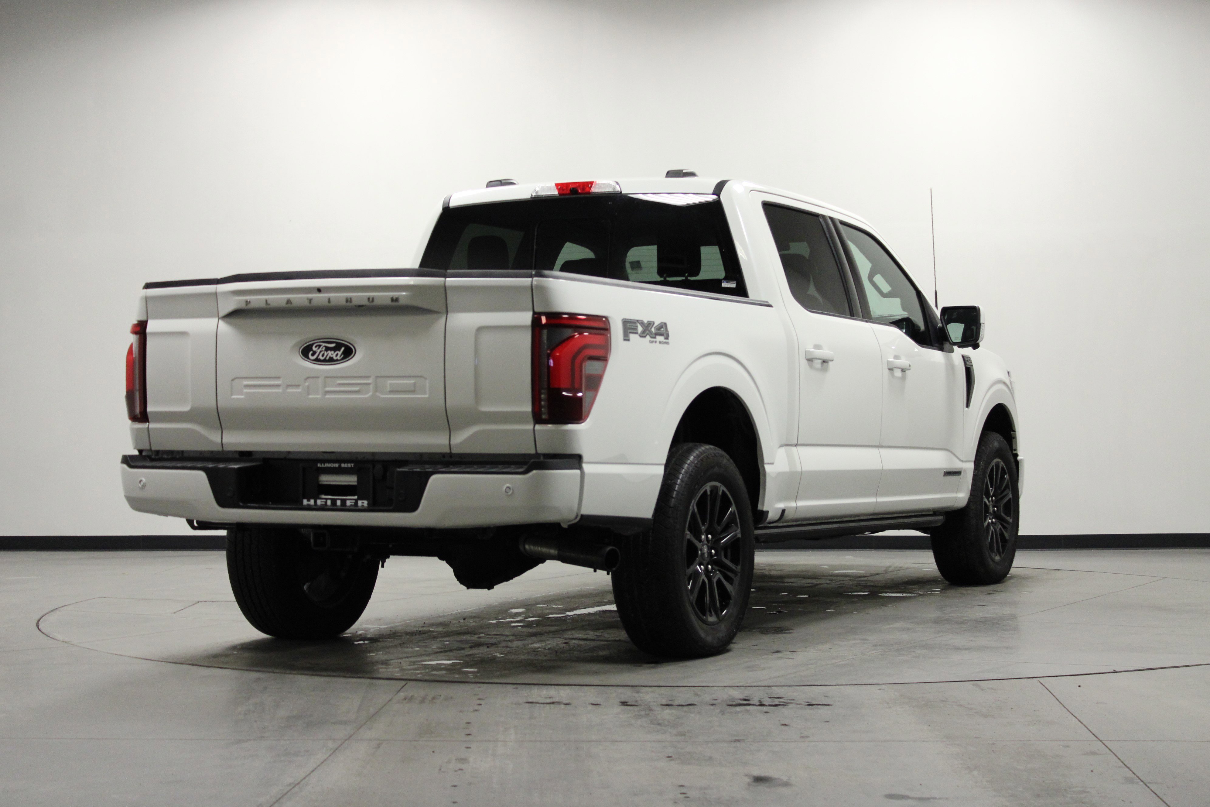 Used 2024 Ford F150 Platinum w/ FX4 Off-Road Package image 4