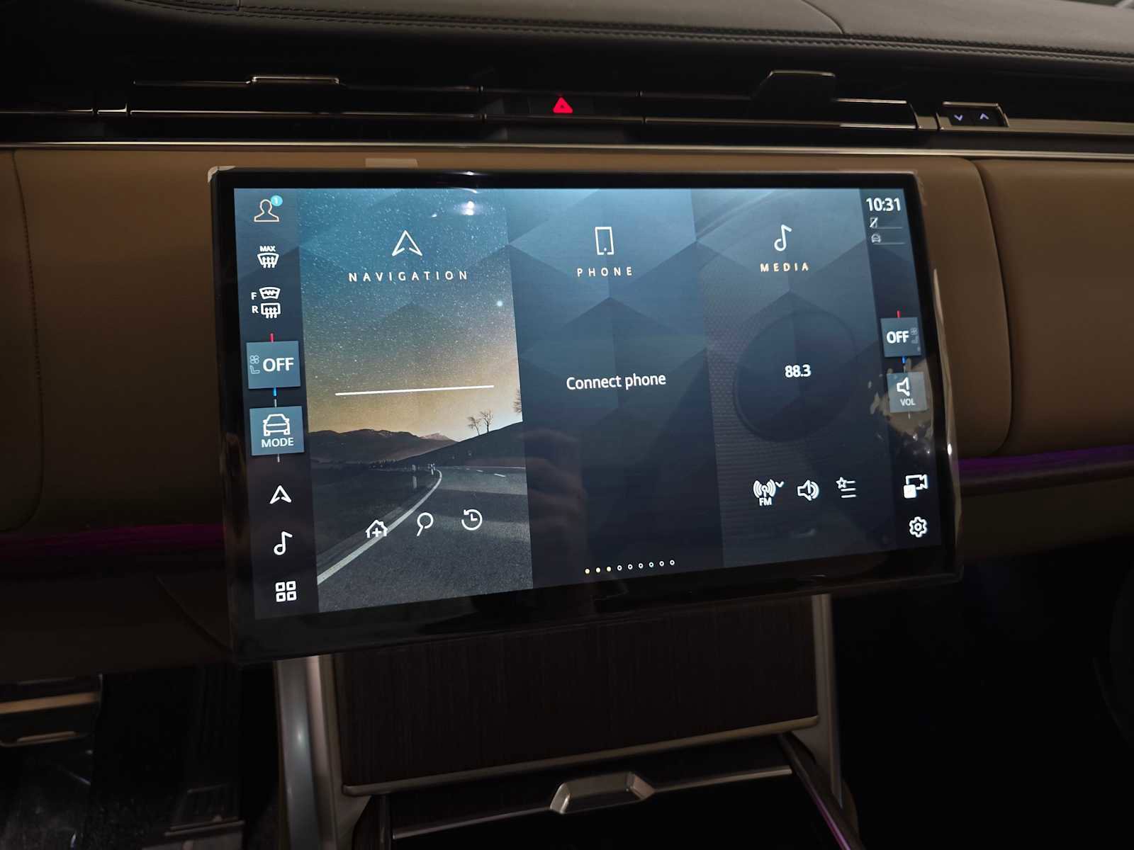 New 2026 Land Rover Range Rover SE image 26