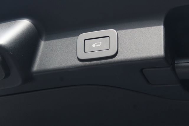 New 2026 Jaguar F-PACE R-Dynamic S image 13