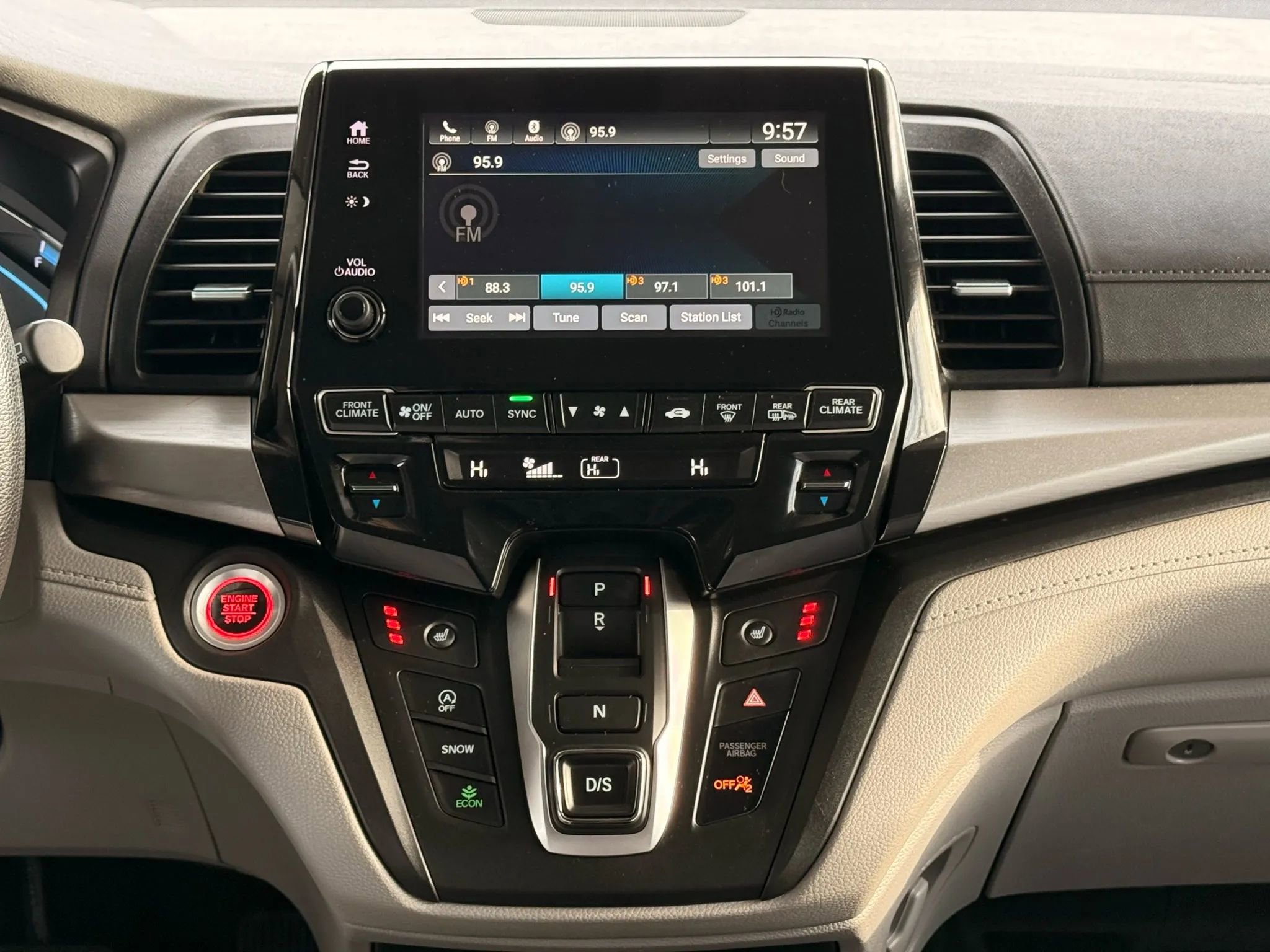 Used 2024 Honda Odyssey EX image 27