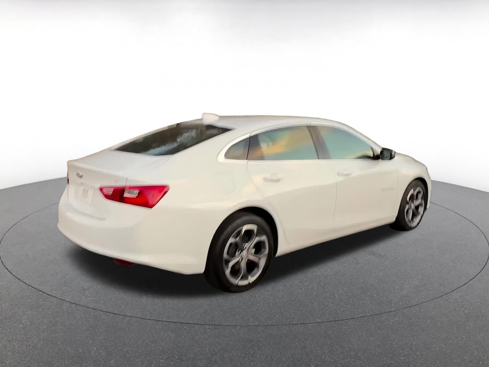 Used 2024 Chevrolet Malibu LT image 14