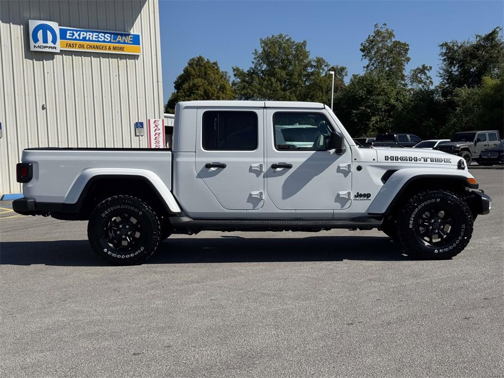 New 2025 Jeep Gladiator High Tide image 7