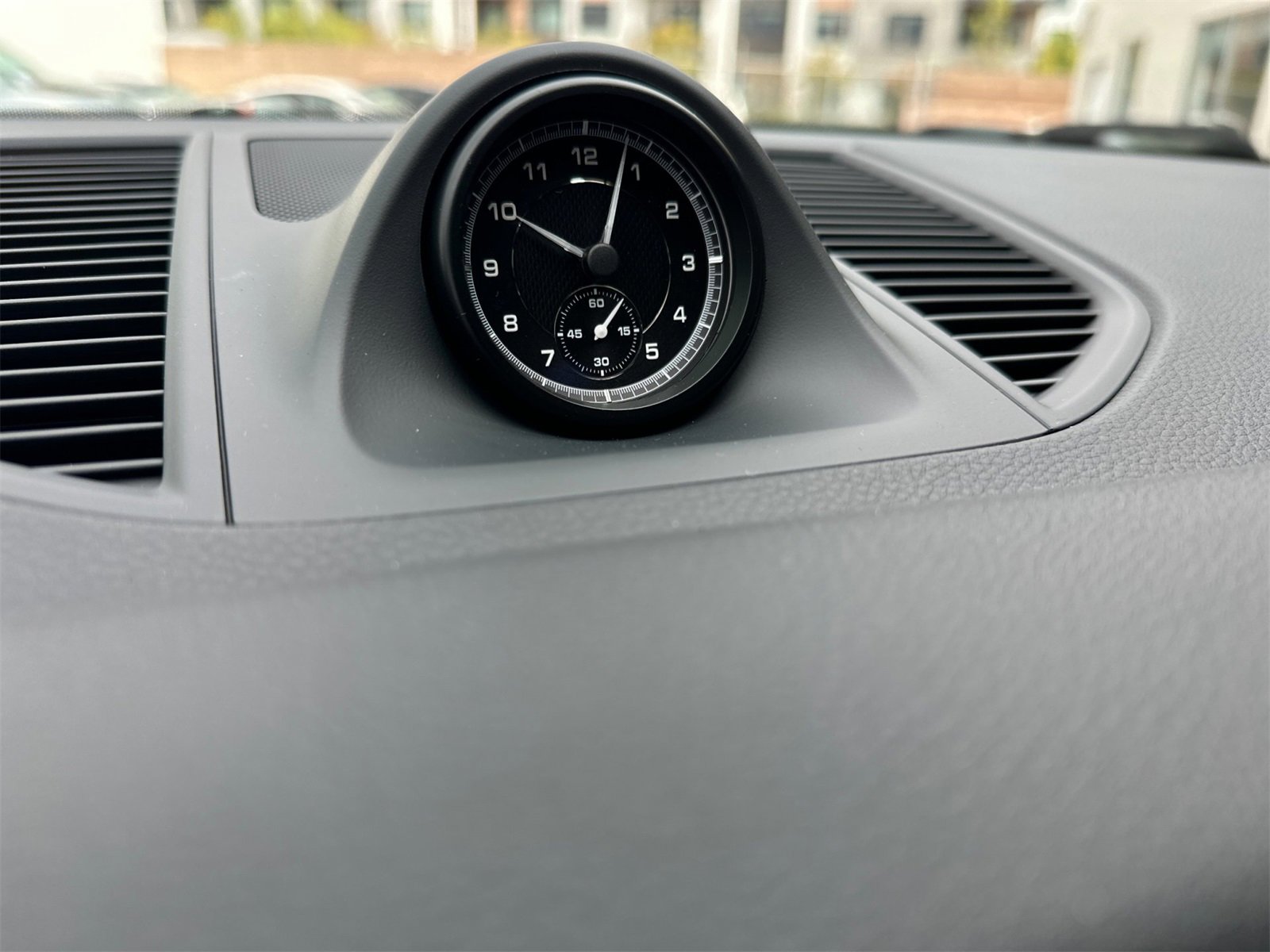 New 2026 Porsche Macan image 33