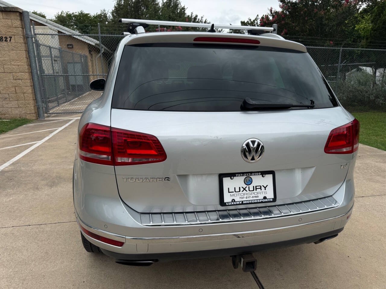 Used 2016 Volkswagen Touareg Sport AWD/4WD image 13