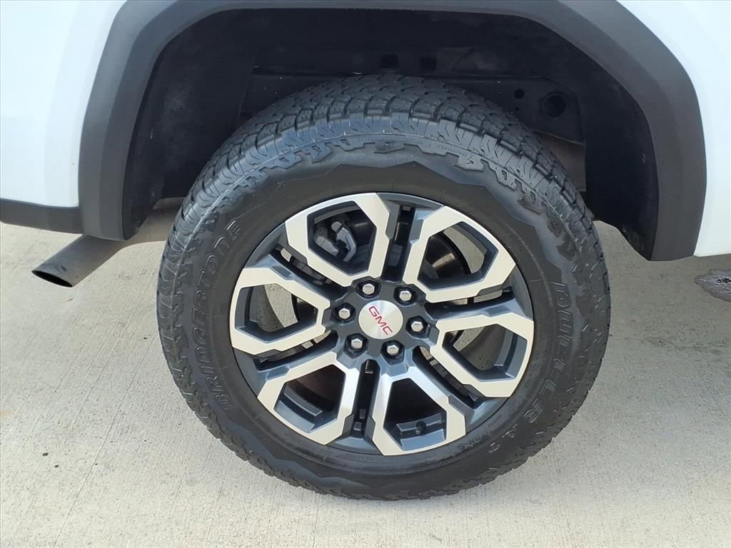 Used 2024 GMC Canyon AT4 w/ Technology Package image 13
