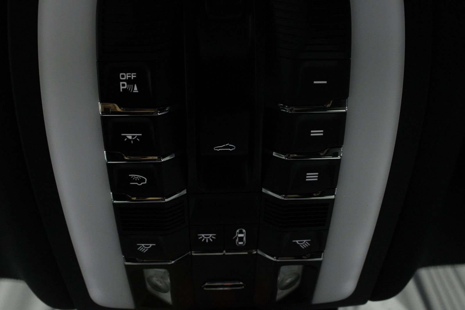 Certified 2026 Porsche Macan AWD/4WD image 35