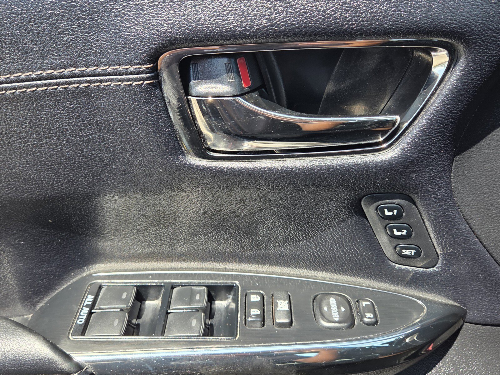Used 2017 Toyota Avalon Touring w/ All Weather Liner Package FWD image 14