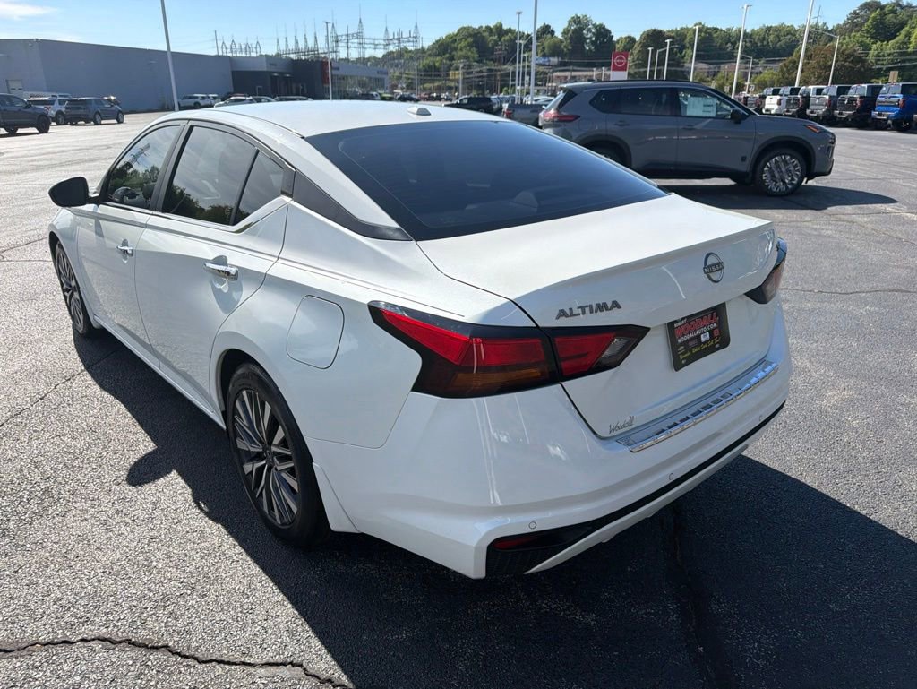 Used 2023 Nissan Altima 2.5 SV FWD image 5