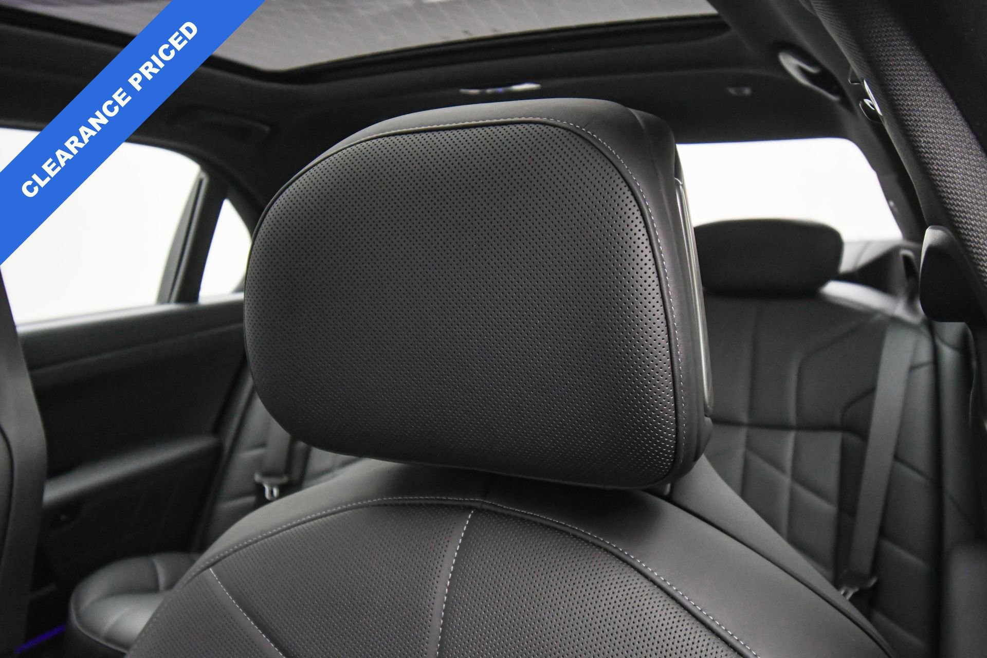 Used 2024 BMW 760i xDrive w/ Premium Package 2 image 53