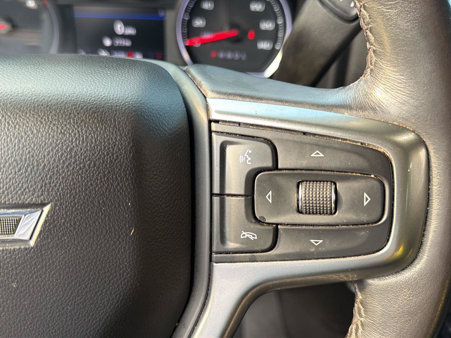 Used 2021 Chevrolet Silverado 1500 LT Trail Boss w/ Convenience Package II AWD/4WD image 9
