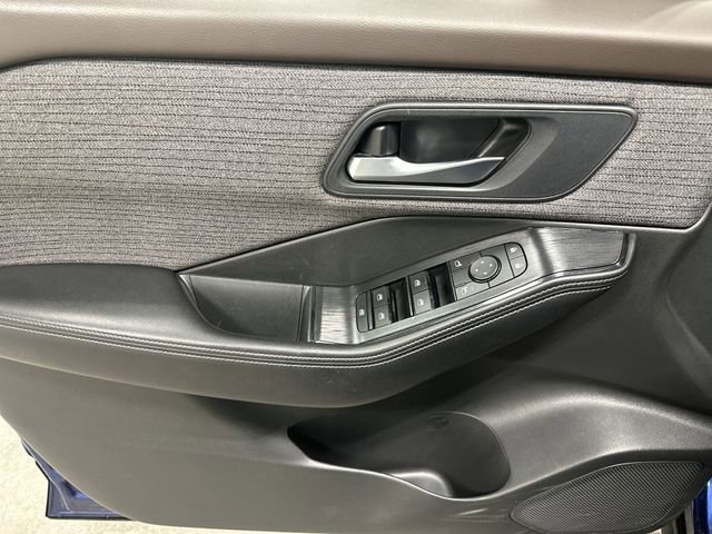 Used 2023 Nissan Rogue SV image 17
